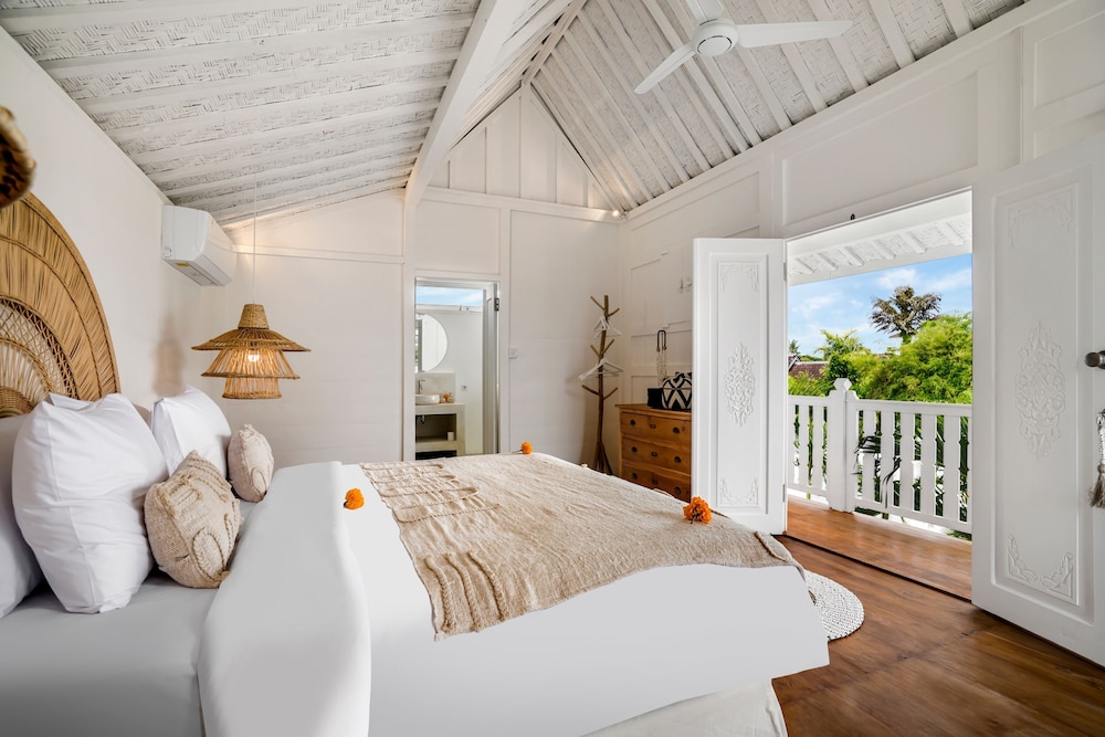 Villa Cyma by Alfred in Bali - New Peaceful 5 BR Villa in the Heart of Seminyak