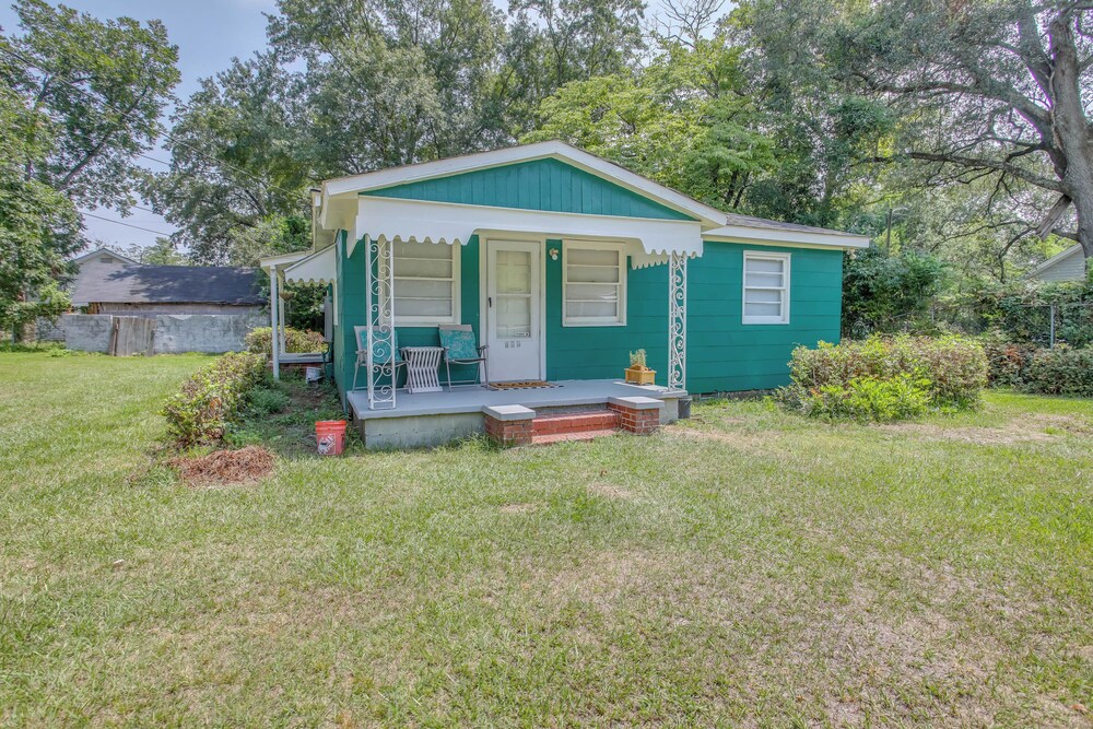 Mid-century Wilmington Cottage: 3 Mi to Riverwalk view 2