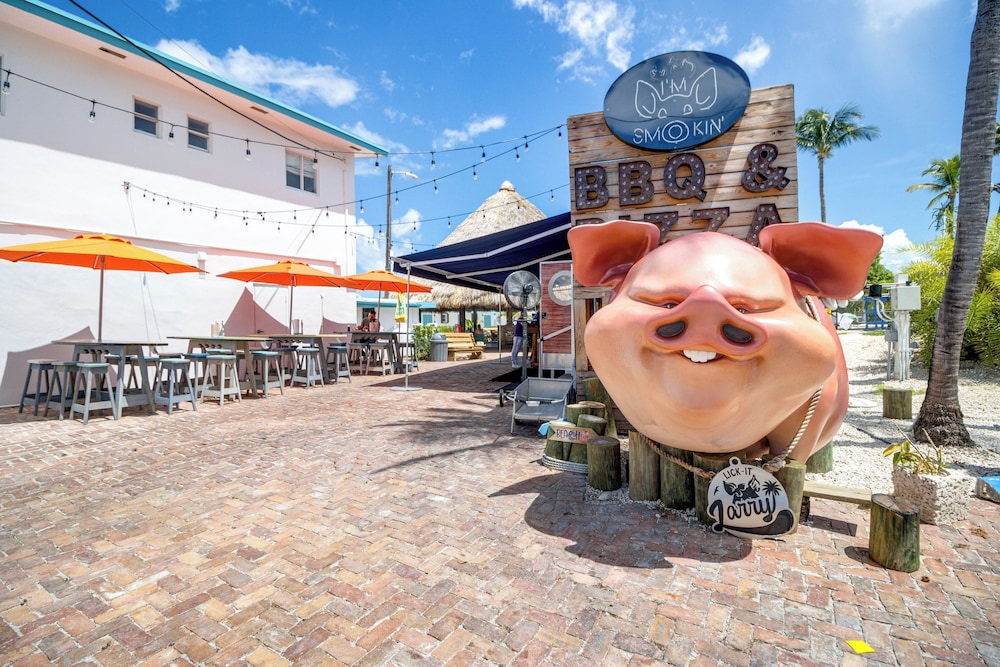 Walk to Beach: Florida Keys Gem w/ Ocean Views