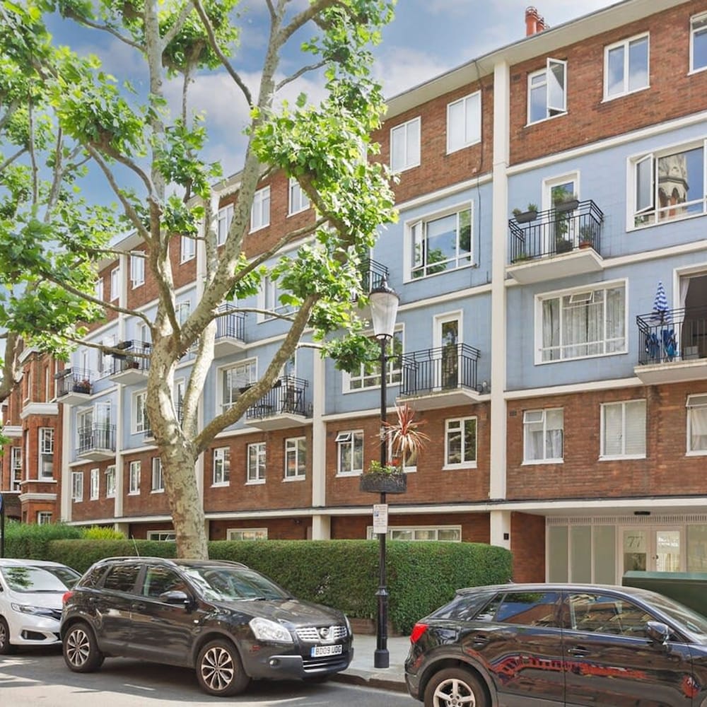 Elegant 3 bed Flat Earls Court