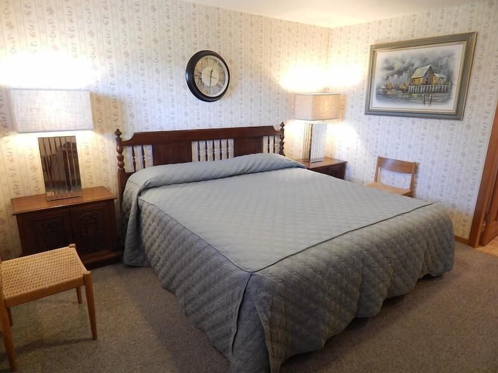 Leona's Motel