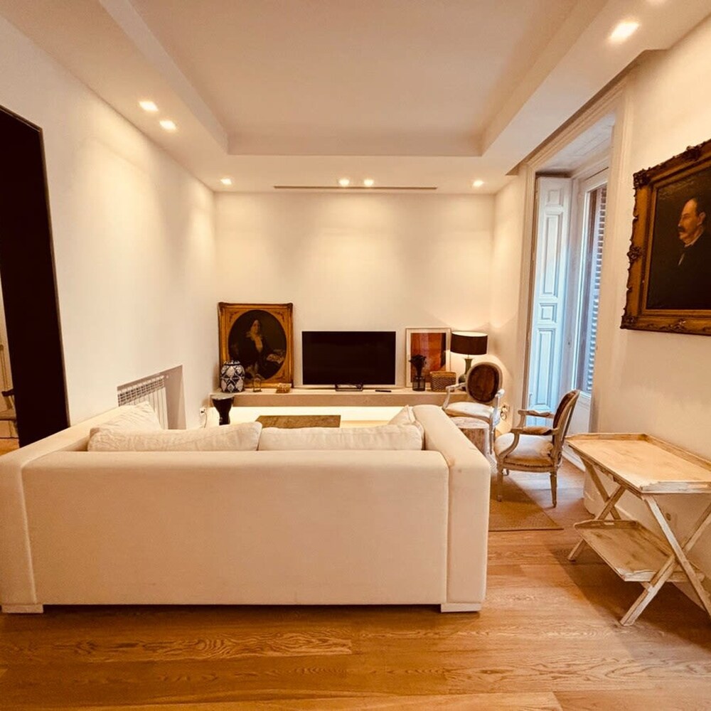 The Pelayo Majestic Luxury 3 Bedroom in Chueca