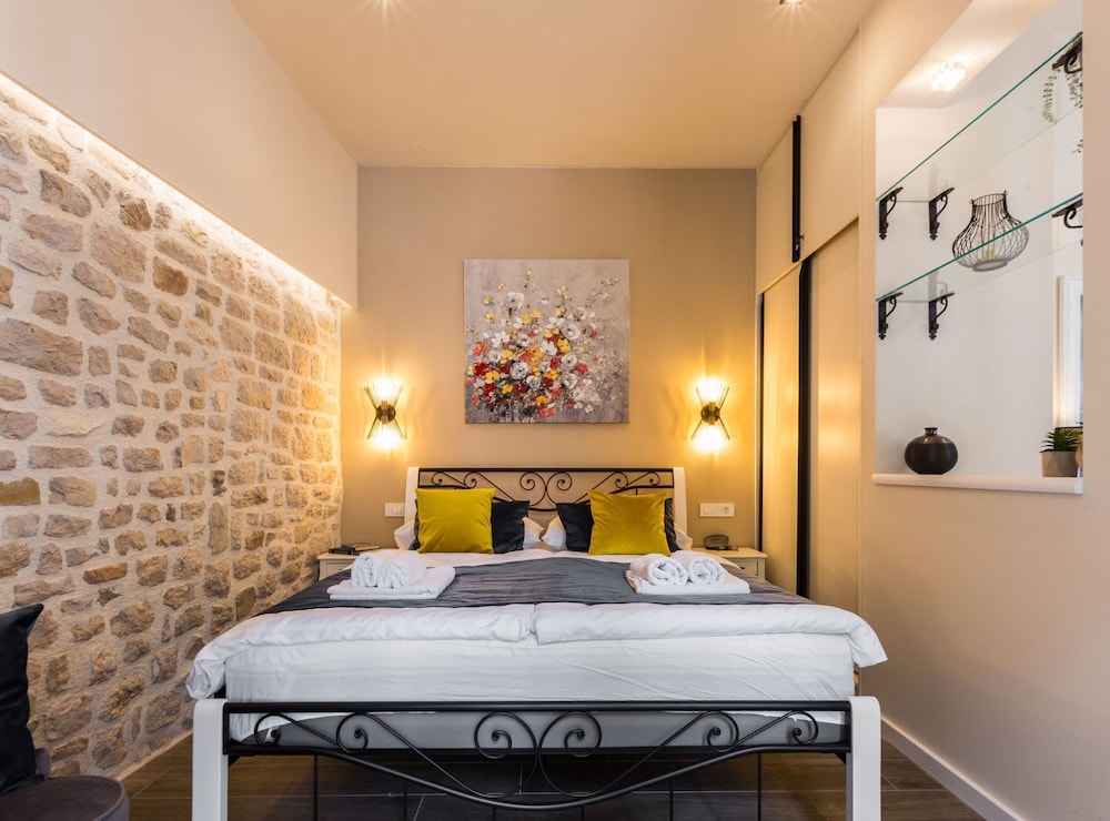 Authentic Stay in the Heart of Zadars Old Town