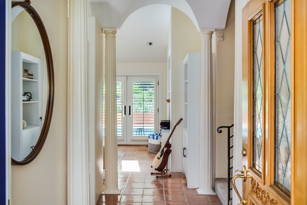 Le n by Avantstay Private Breathtaking Character Cottage w Pool Hot Tub