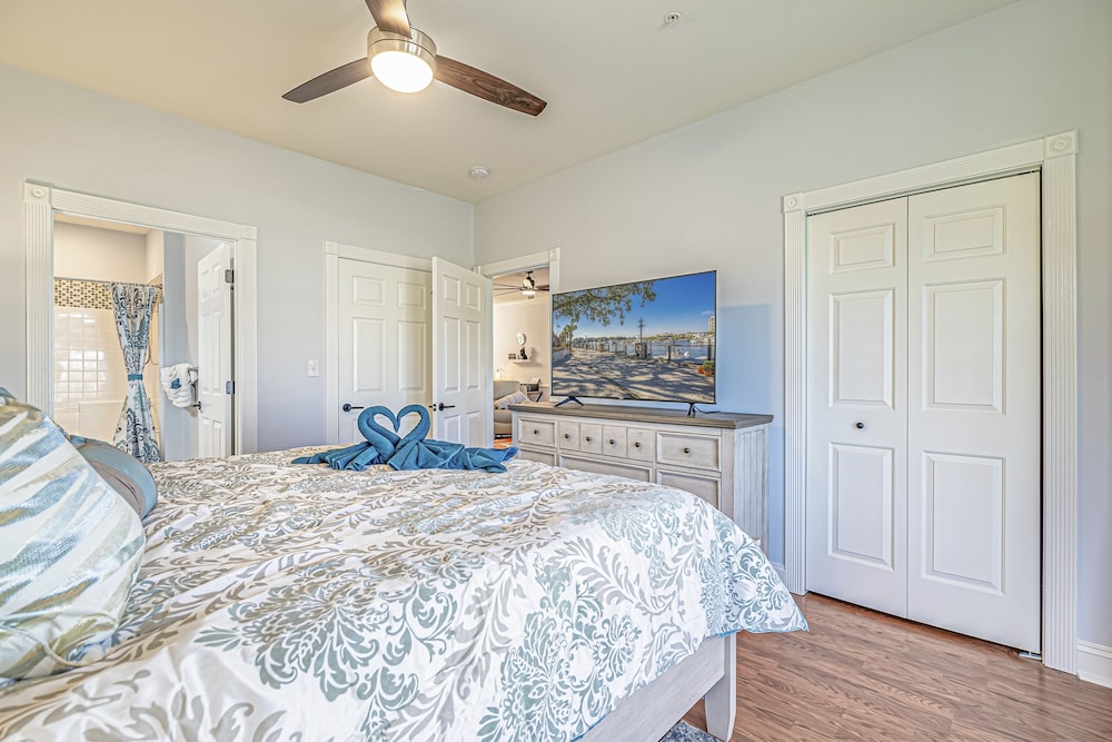 Magnolia Pointe Luster Leaf 4869-302 3 Bedroom Condo
