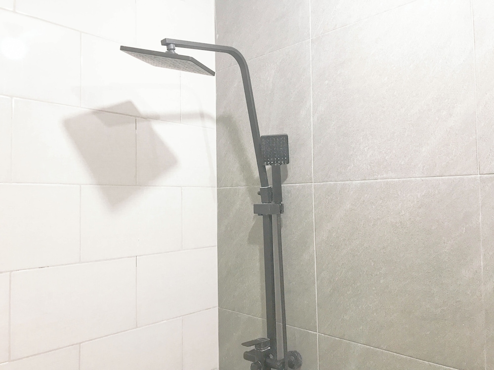 Modern and Comfortable Studio at Benson Supermall Mansion Apartment