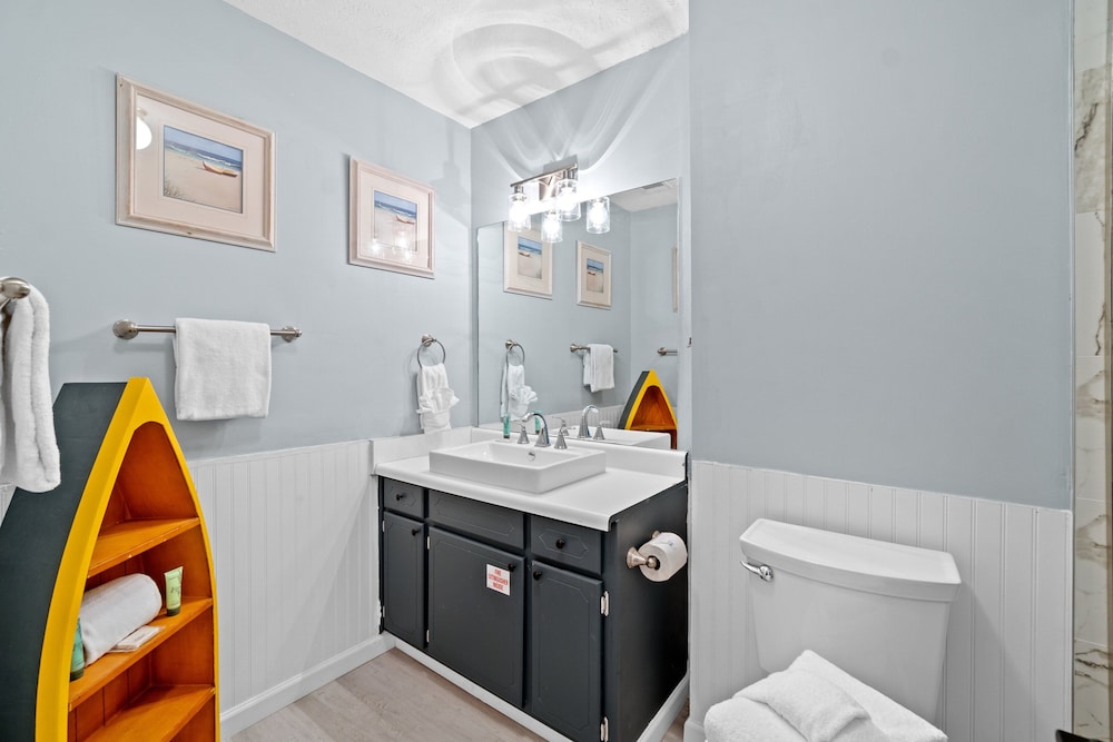 Gulf Highlands by Book That Condo