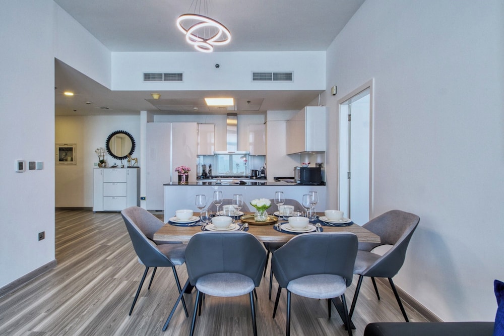 GLOBALSTAY. Azizi Royal Bay Apartments