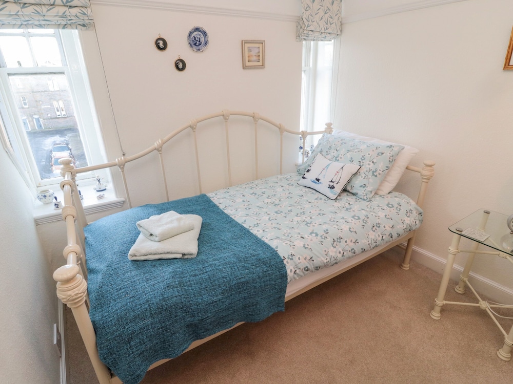 Iona 10 Palace Street East view 4