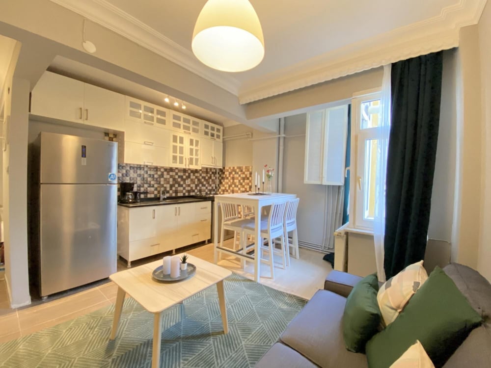 Lovely Flat With Central Location in Fatih