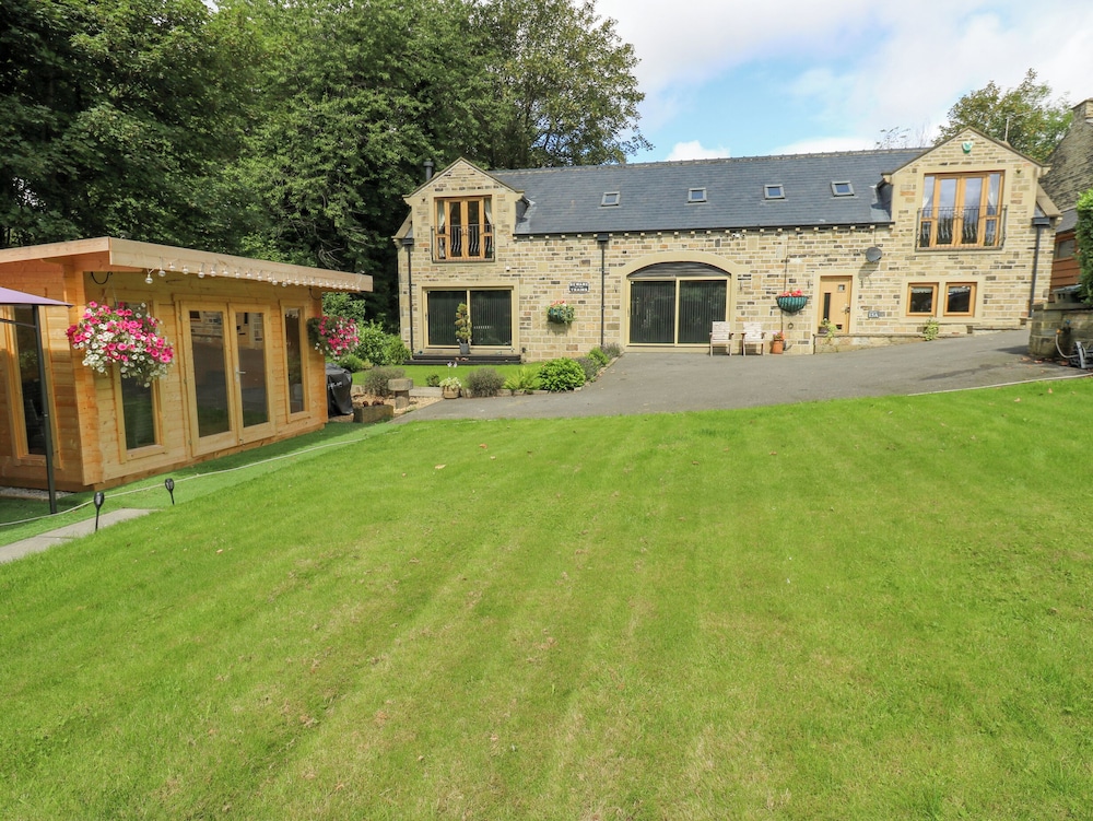 Bradley Manor