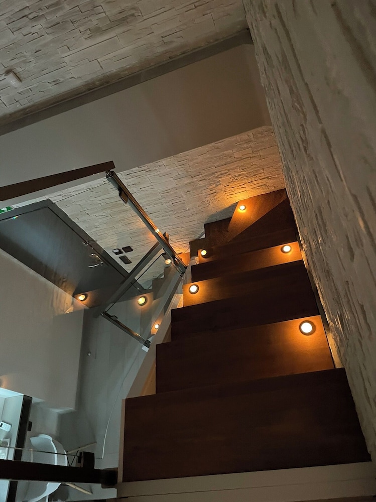 LUXSUITES