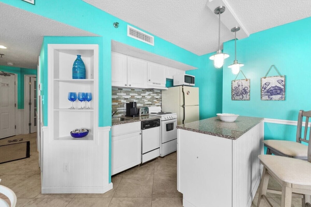 Units at Ocean Forest Plaza by Elliott Beach Rentals