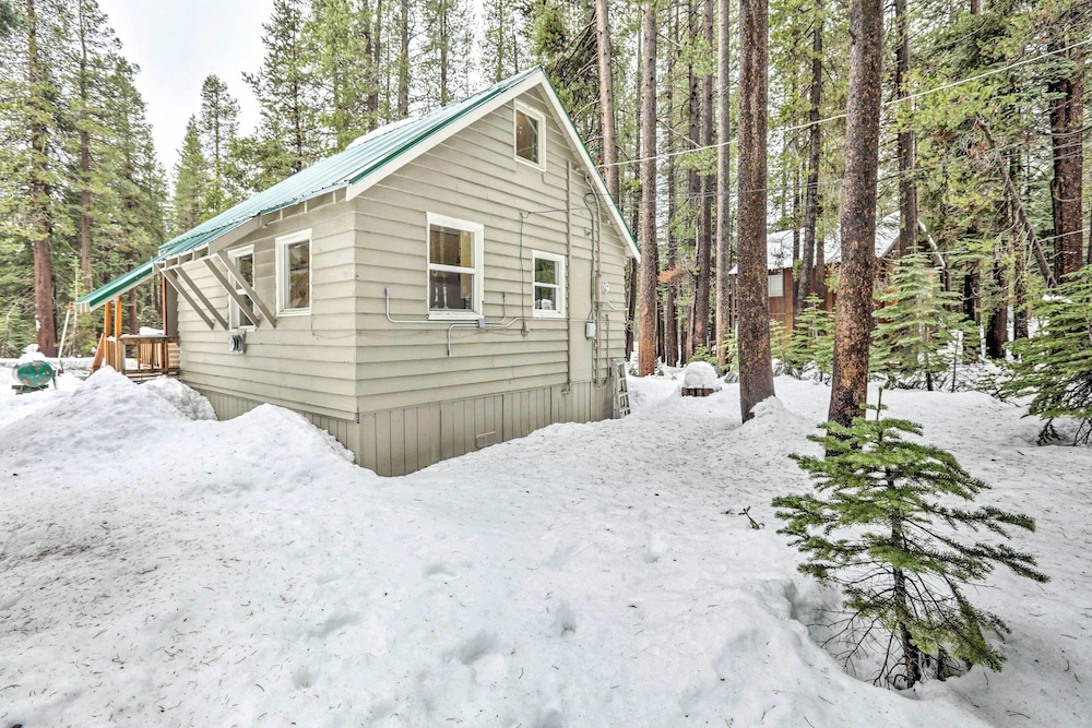 Mountain Cabin With Deck < 1 Mile to Ski Resort! view 3