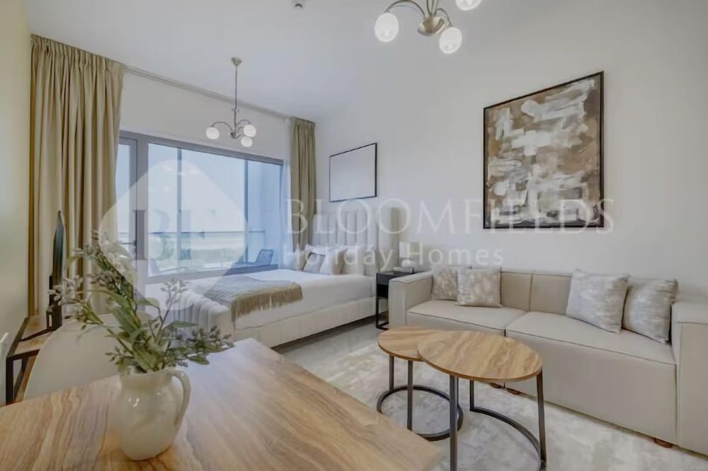 220 Bloomfields Snug STU Oasis Masdar