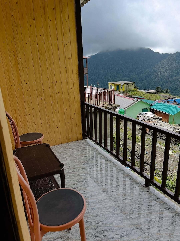 Gaurav hotel chopta