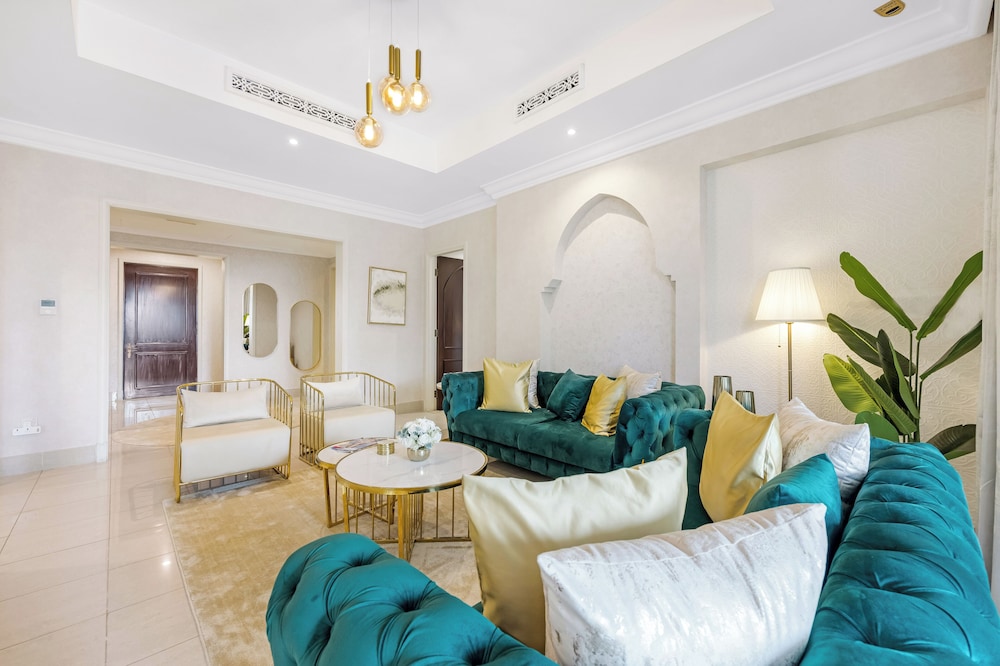 Durrani Homes - Heaven on Earth collection 5BR with panorama Burj Khalifa and fountain views