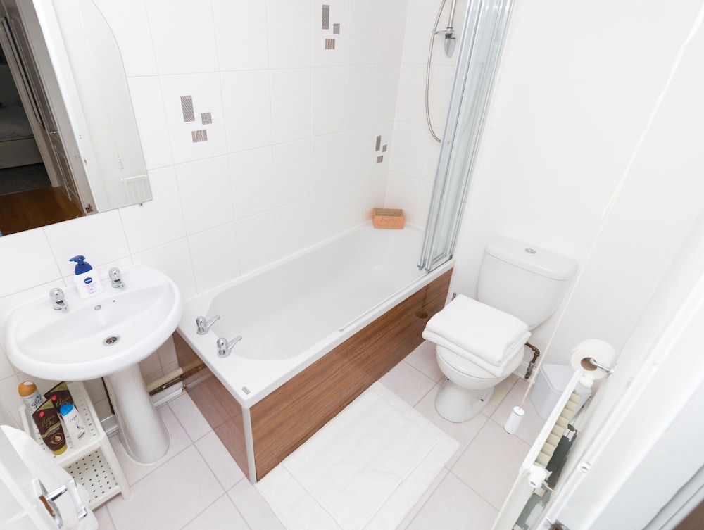 Dundee Vacations - Seaview Cottage - Property Image 4