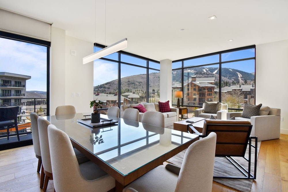 Ski-in out Dream Location With Unparalleled Access Views Amenities Pool Hot Tubs Fitness Center