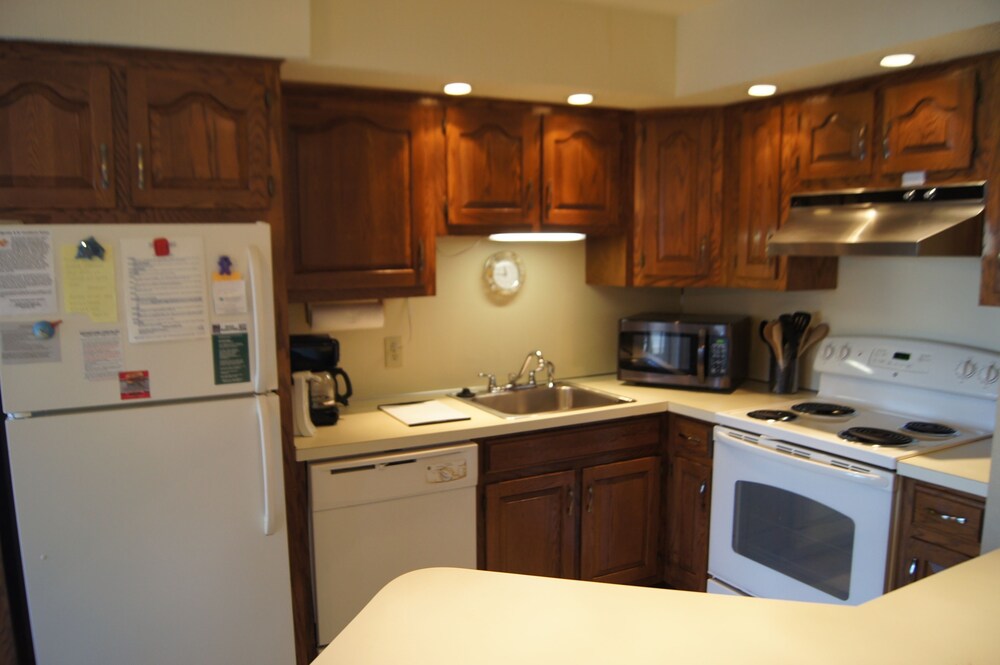 Tilghman Lakes B3 by RedAwning