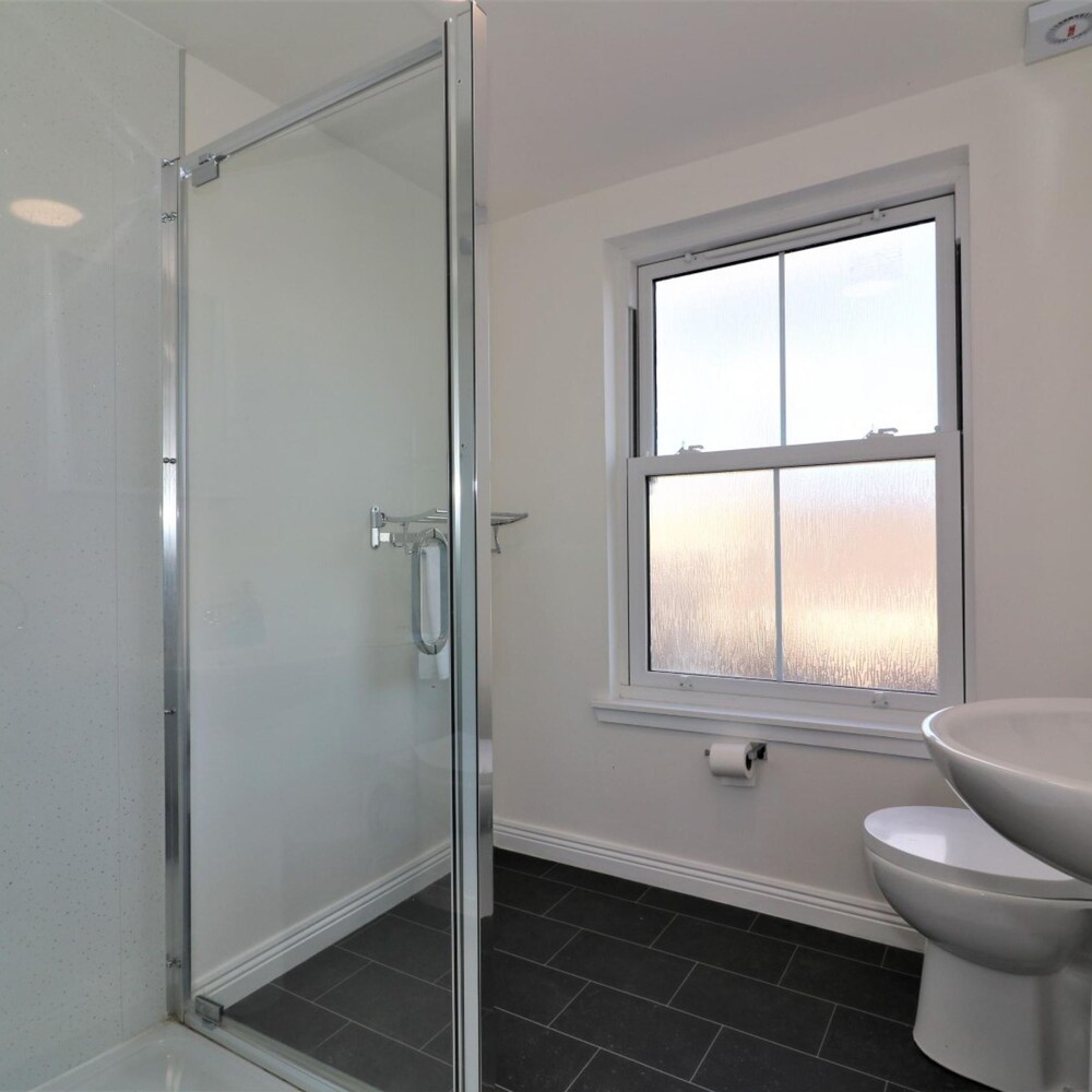 No 11 Bonnet Road - 2 Bed