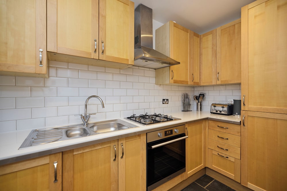 Hampstead Parkside Apartment