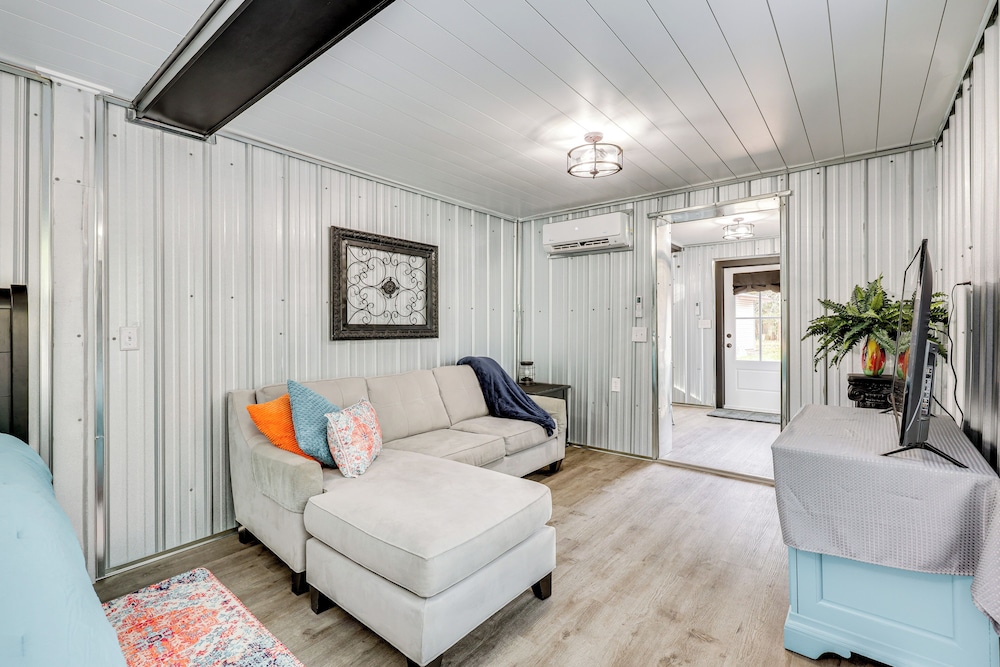Walk to Pier: North Carolina Getaway in Oak Island