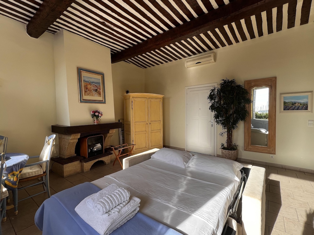Very Charming Studio Apartment on Port in Cannes a Short Walk to Palais With Aircon and Internet - 411