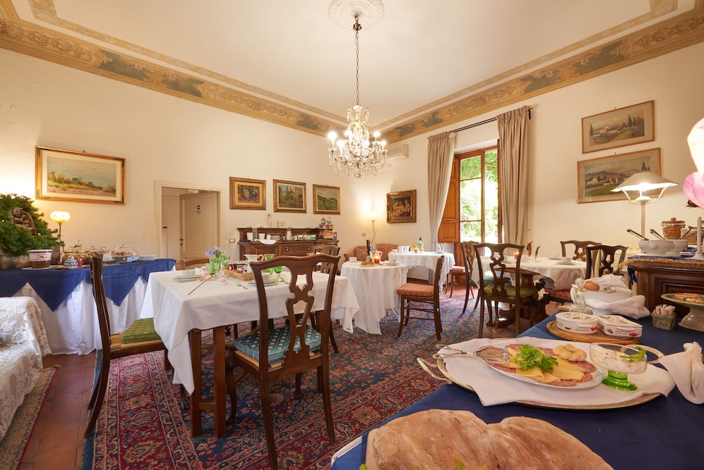Ape Rosa Relais