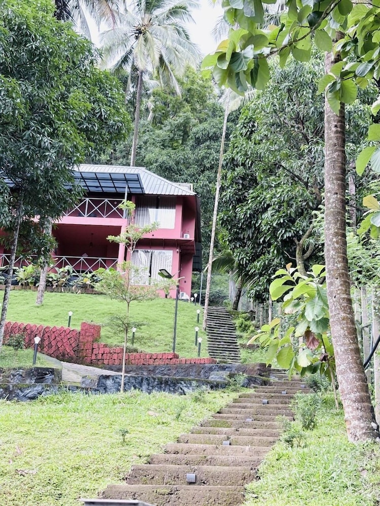 Vayalada Garden resort