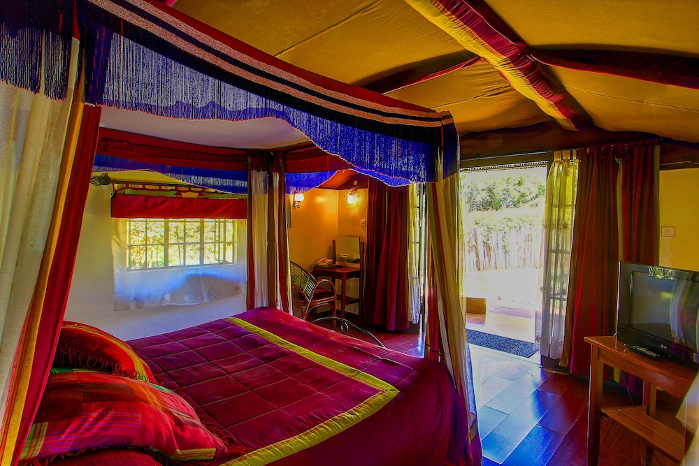 Poa Place Resort & Hotel - Where Nature Meets Comfort
