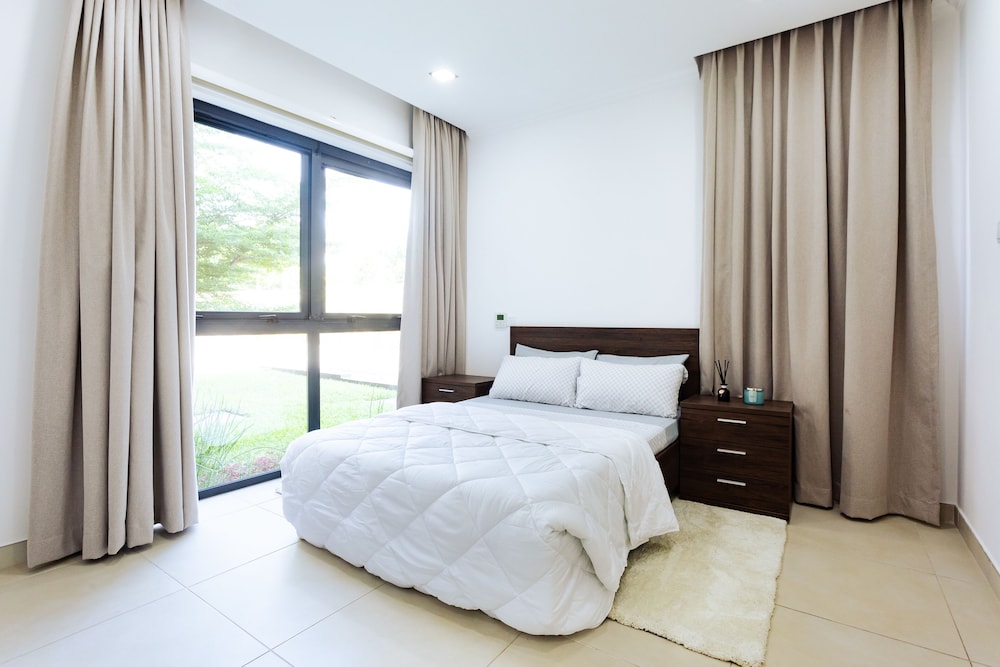 Amazing 2 bedroom Apartment Available view 2