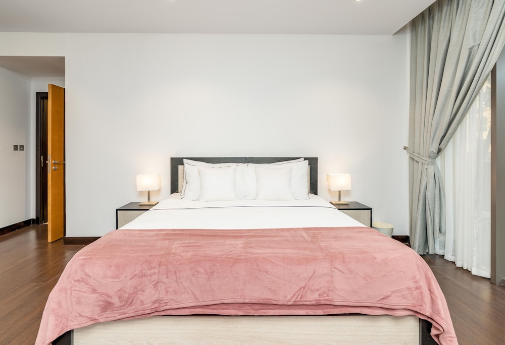 Lux BnB Duplex Casa Private Garden JBR