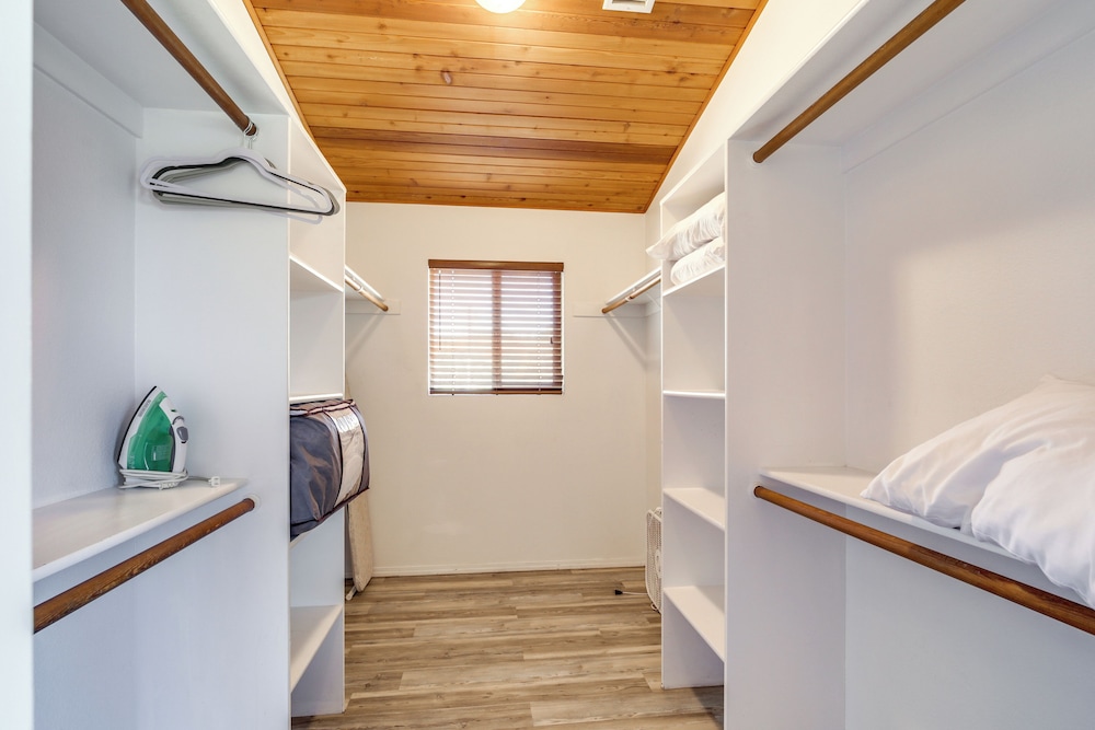 Castle Rock Views: Sedona Retreat w/ Hot Tub!