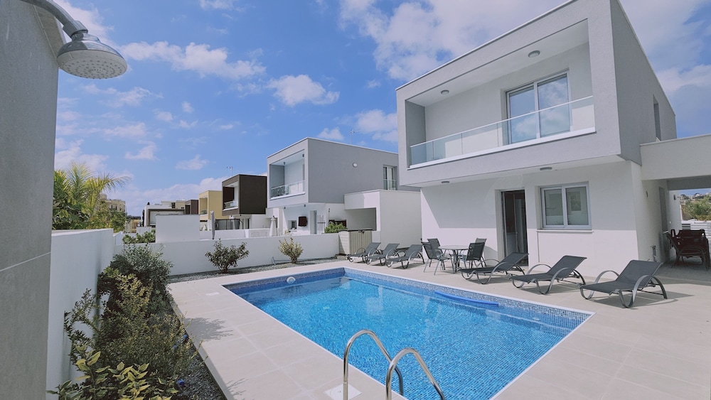Stay Villa Jasmine in Paphos