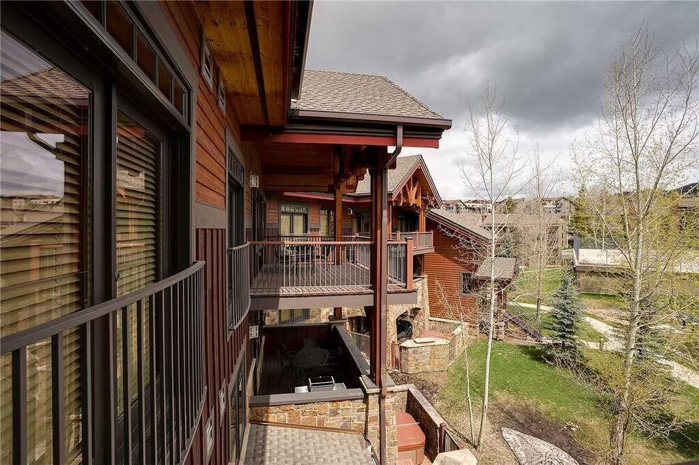 6308 Bear Lodge, Trappeur's Crossing Apartment 3