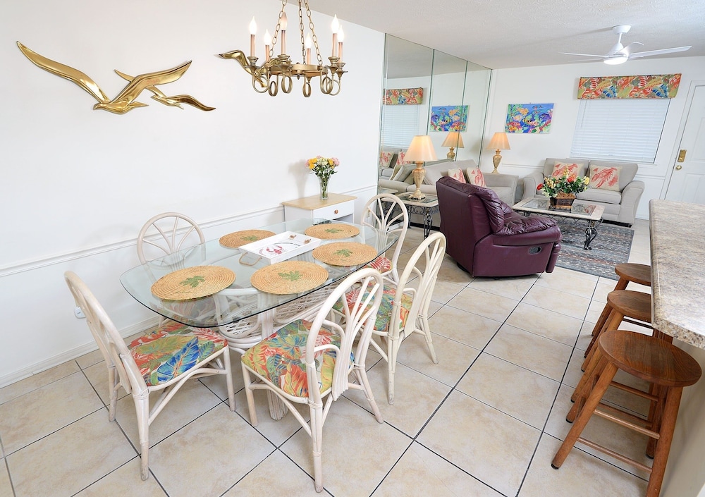 133 West Leslie Lane 2 Bedroom Townhouse