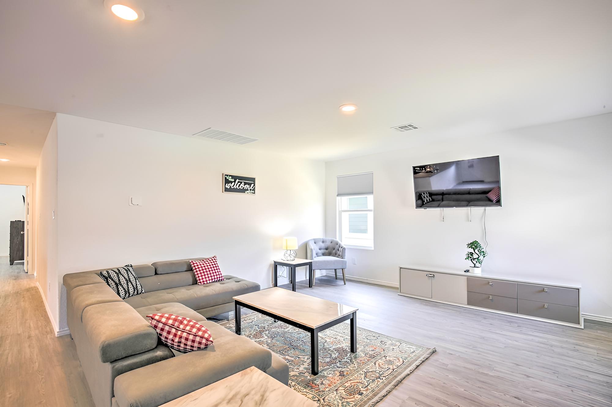 Recently Built Family Home ~ 11 Mi to Dtwn! view 2