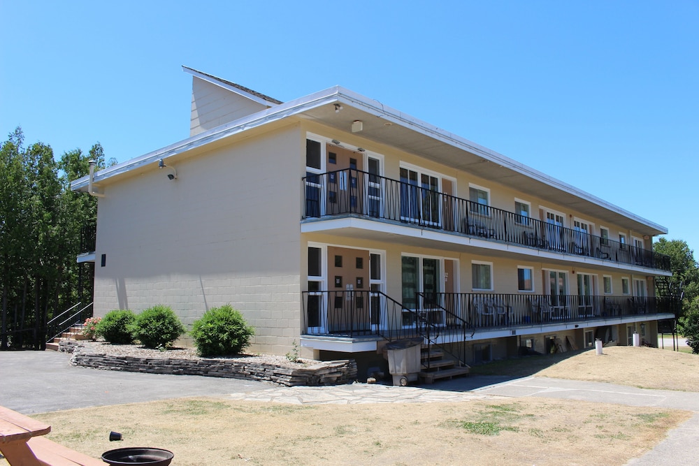 Sauble Beach Lodge
