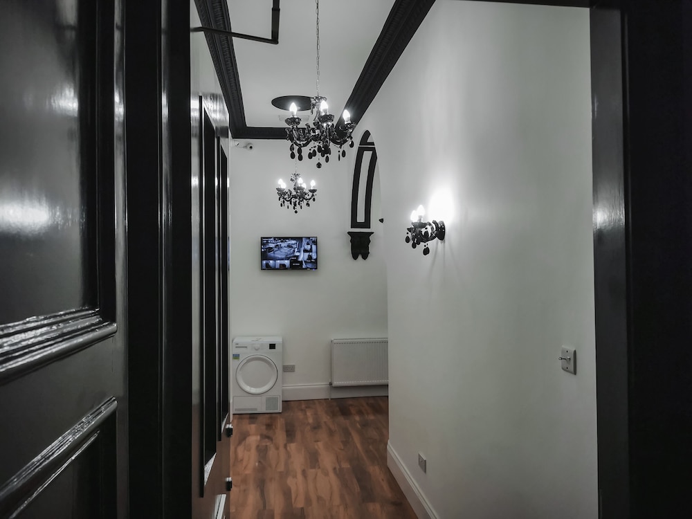 SH Apartments - Dixon Street view 3