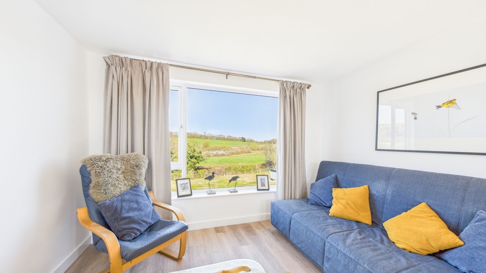 Sea Breeze Your Coastal Sanctuary in Sandown