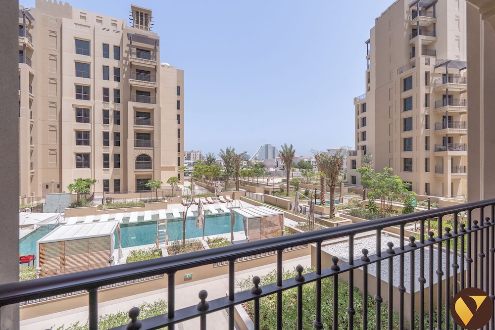 Elegant MJL Pool View Near Burj Al Arab