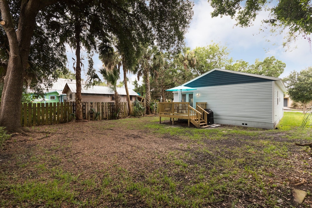 Charming Downtown Cottage 3 Bedroom Home