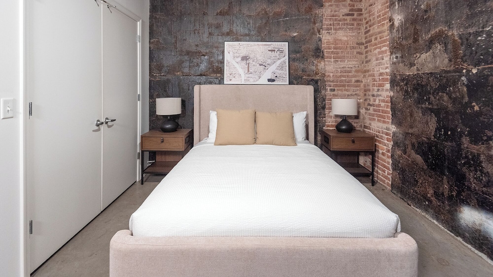  Landing Furnished Apartments Downtown Memphis