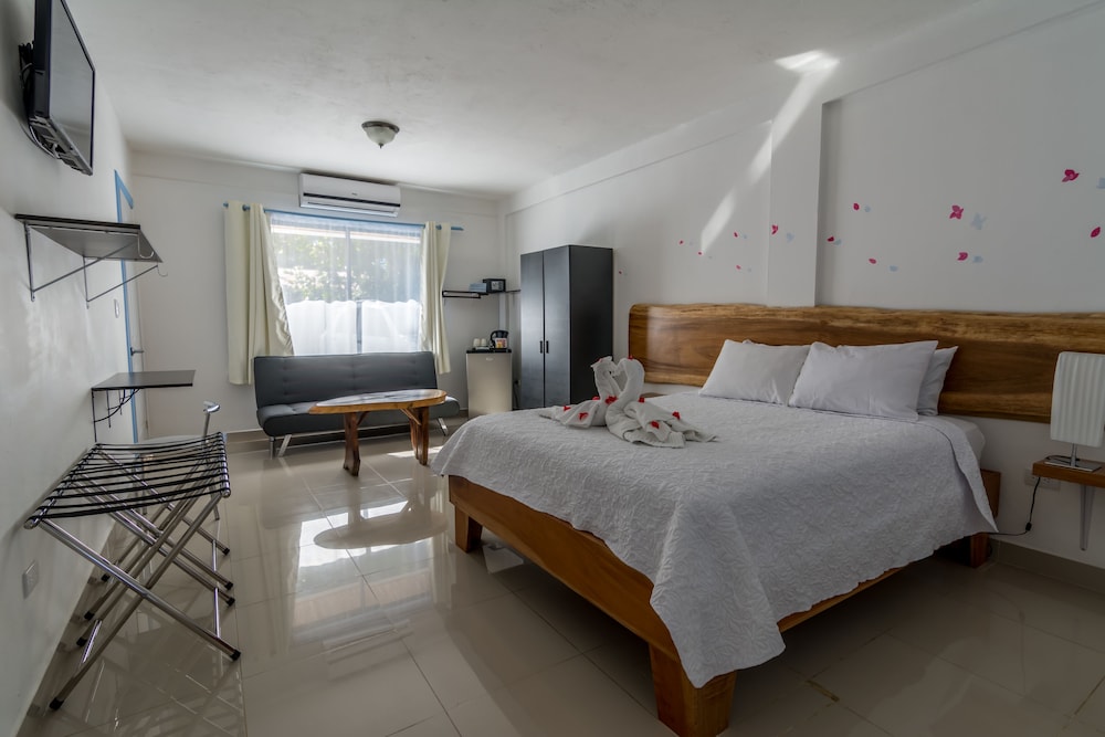 Club Ibiza - Party Hotel & Beach Club