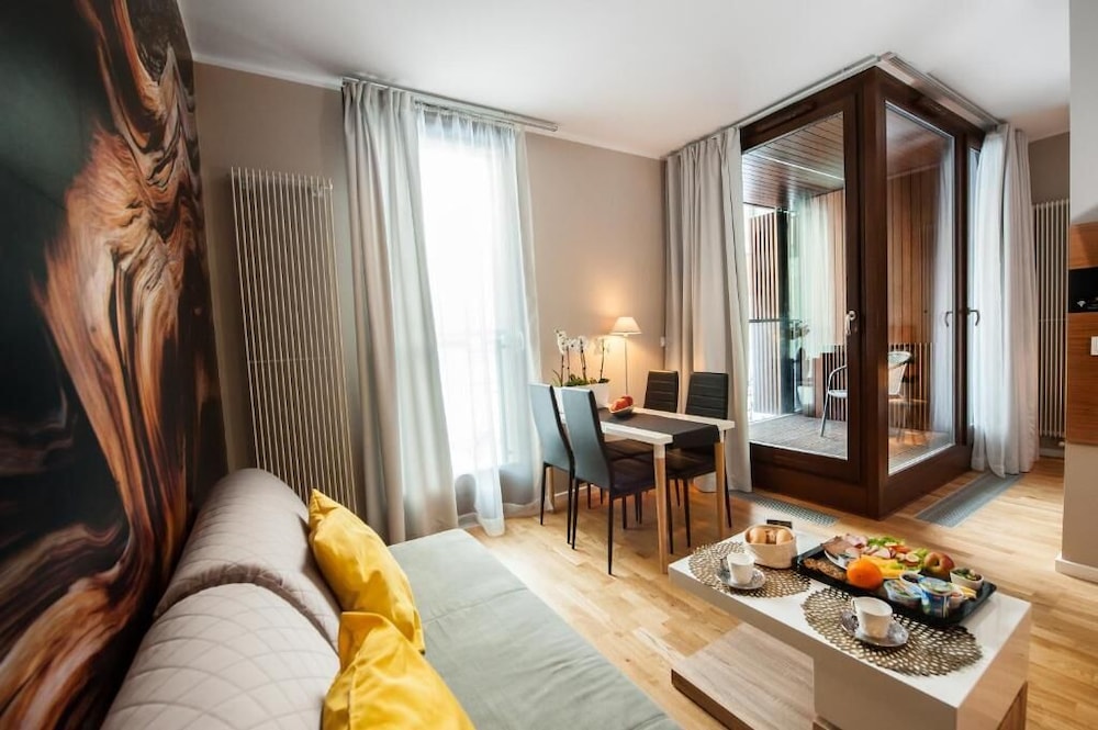 Deluxe Apartments
