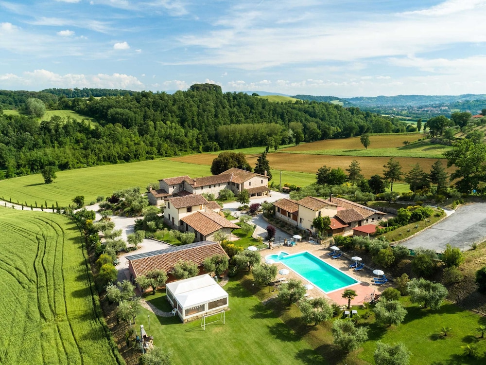 Secluded Mansion in Perugia with Hot Tub view 4