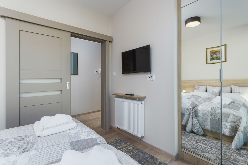 Apartments Rajska Krakow by Renters view 5
