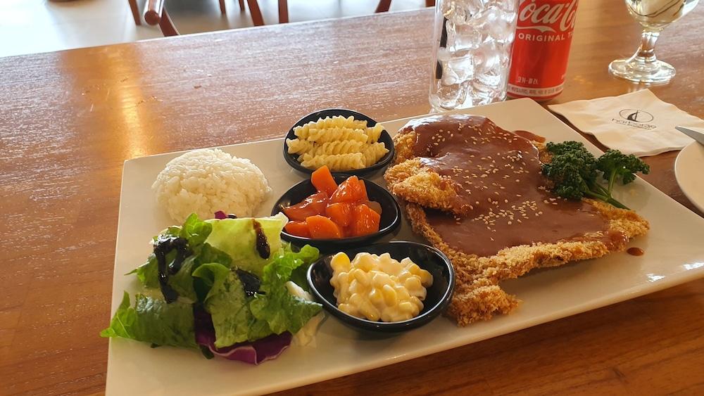 Cheonjiyeon Crystal Hotel 40