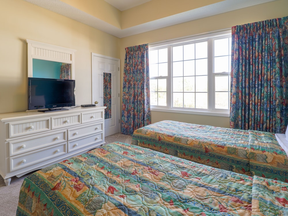 Ironwood #833 2 Bedroom Condo by RedAwning view 3